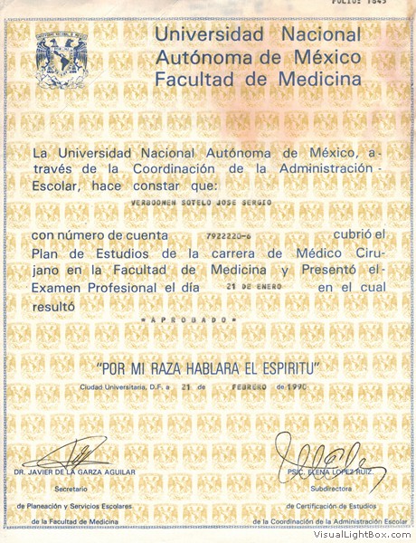 UNAM medical studies certificate published in the source archive.